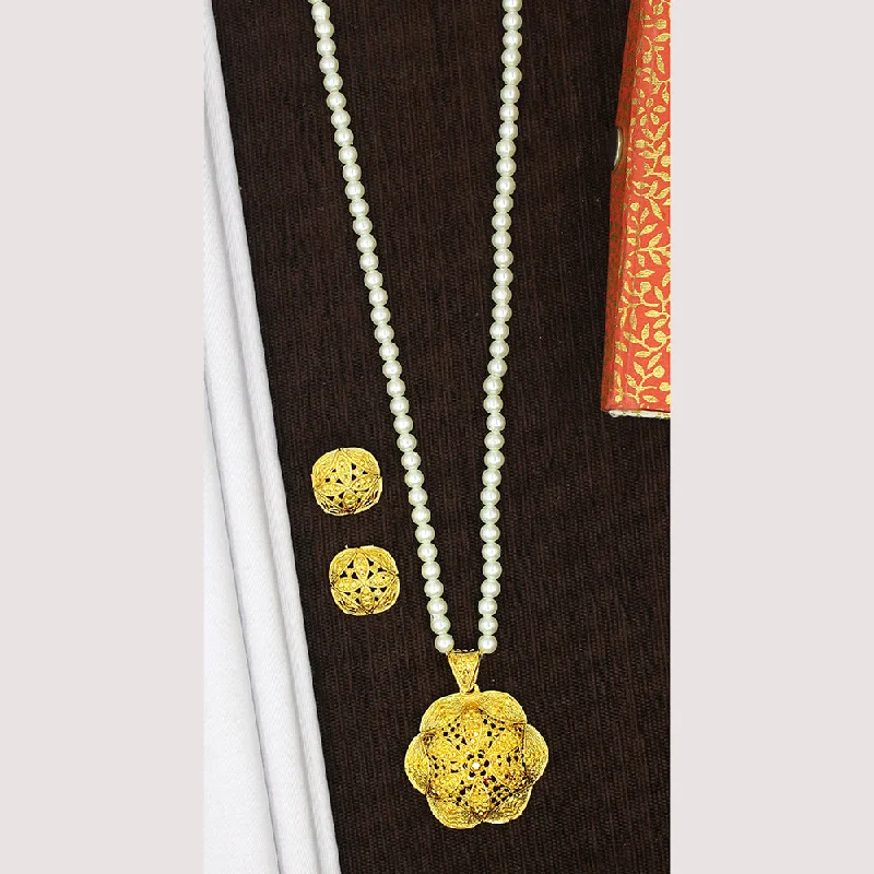 Glossy pearl necklaces-Mahavir Gold Plated Pearl Necklace Set