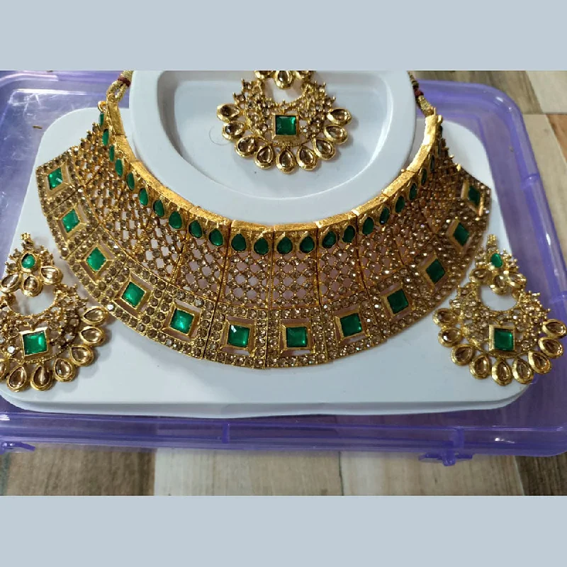 Worn charm necklaces-Neetu Art Gold Plated Kundan Stone Choker Necklace Set With Maangtikka