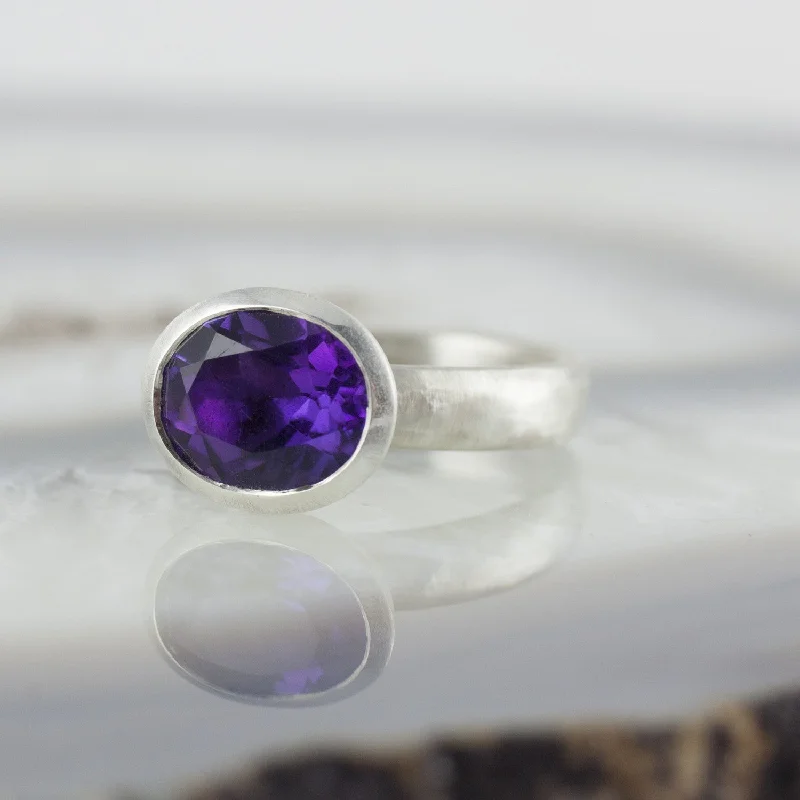 Rough texture rings-Oval Dark Amethyst Stone Set Ring