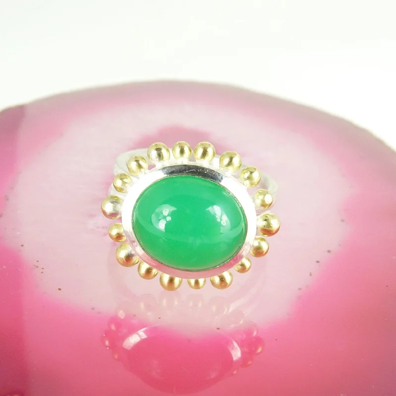 Stretch open rings-Cabochon Chrysoprase Courtesan Ring