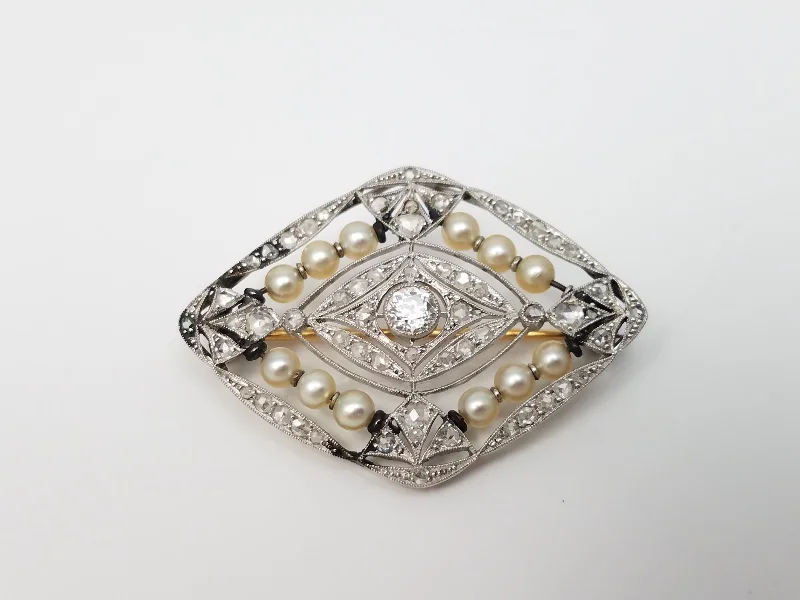 Tiny dot brooch-Luxurious Platinum Natural Diamond Cultured Pearl Brooch To Restore